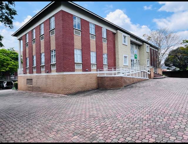 890M² OFFICE FOR SALE IN WATERFORD ESTATES